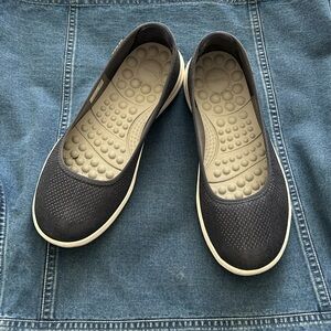 Gently Used Crocs Blue Canvas Sneakers